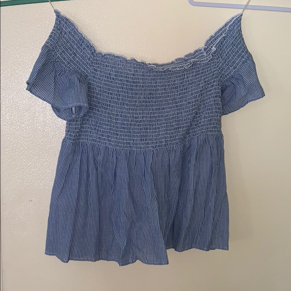 Off the shoulder American Eagle top